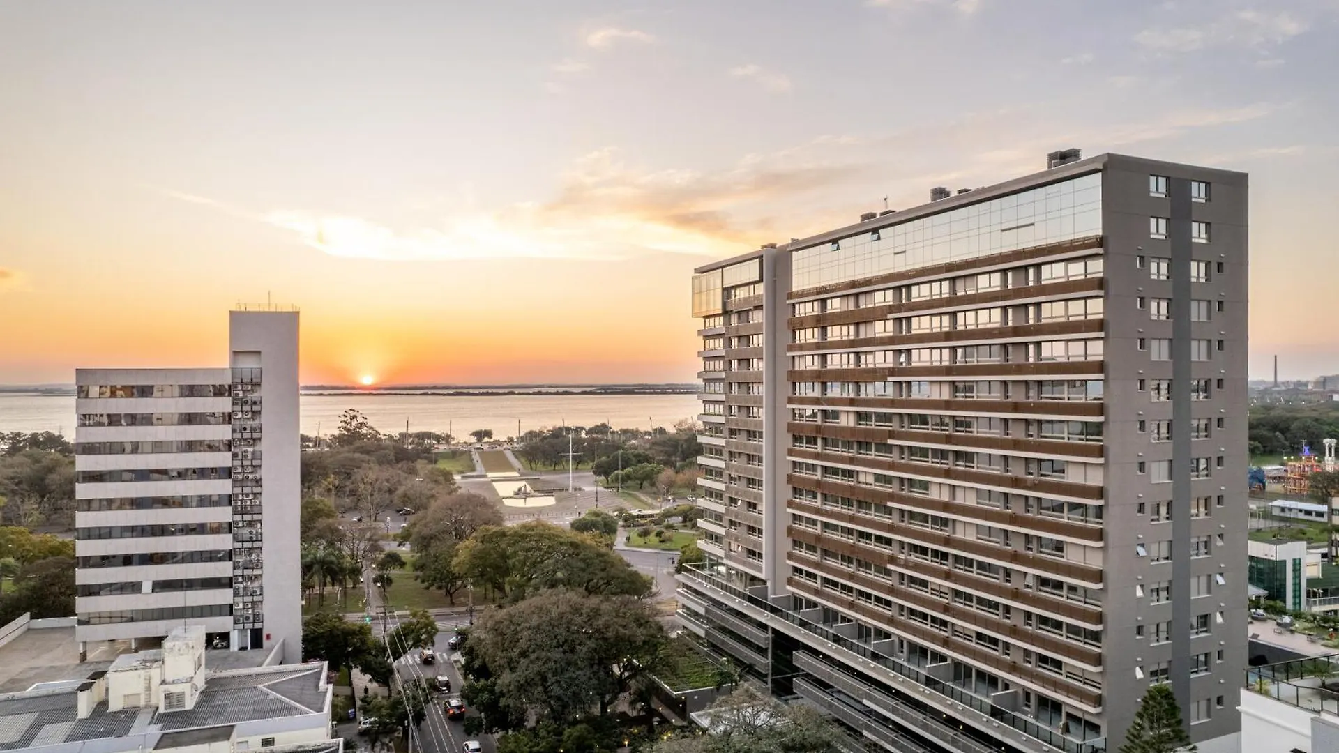 Tempo Atmosfera Air - Orla Do Guaiba, Praia De Belas, Menino Deus Porto Alegre